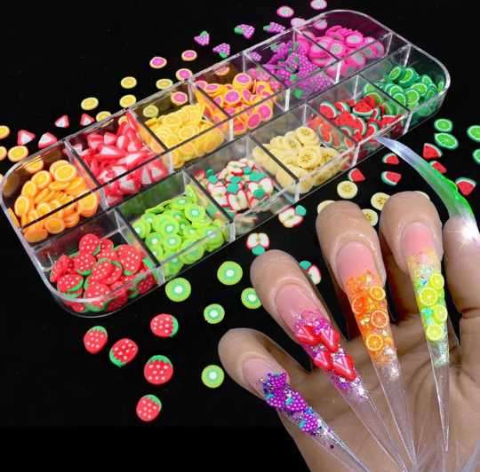 Coffret de tranches de fimo fruits et ongles longs décorés