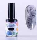 Flacon d'encre aquarelle grise 15 ml et son effet marbre gris sur un ongle